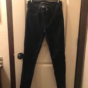 Size 10 American Eagle Jeans. Worn once!